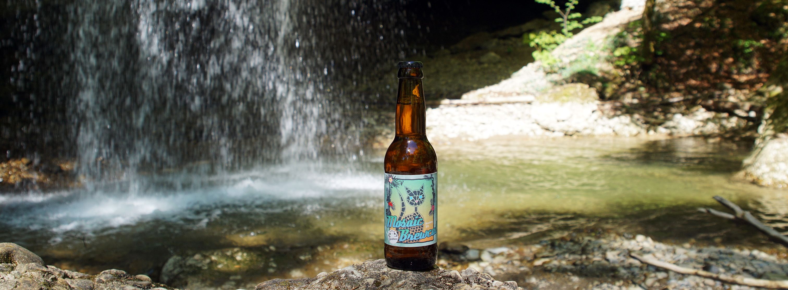 Mosaic Brewcat mit Natur im Hintergrund